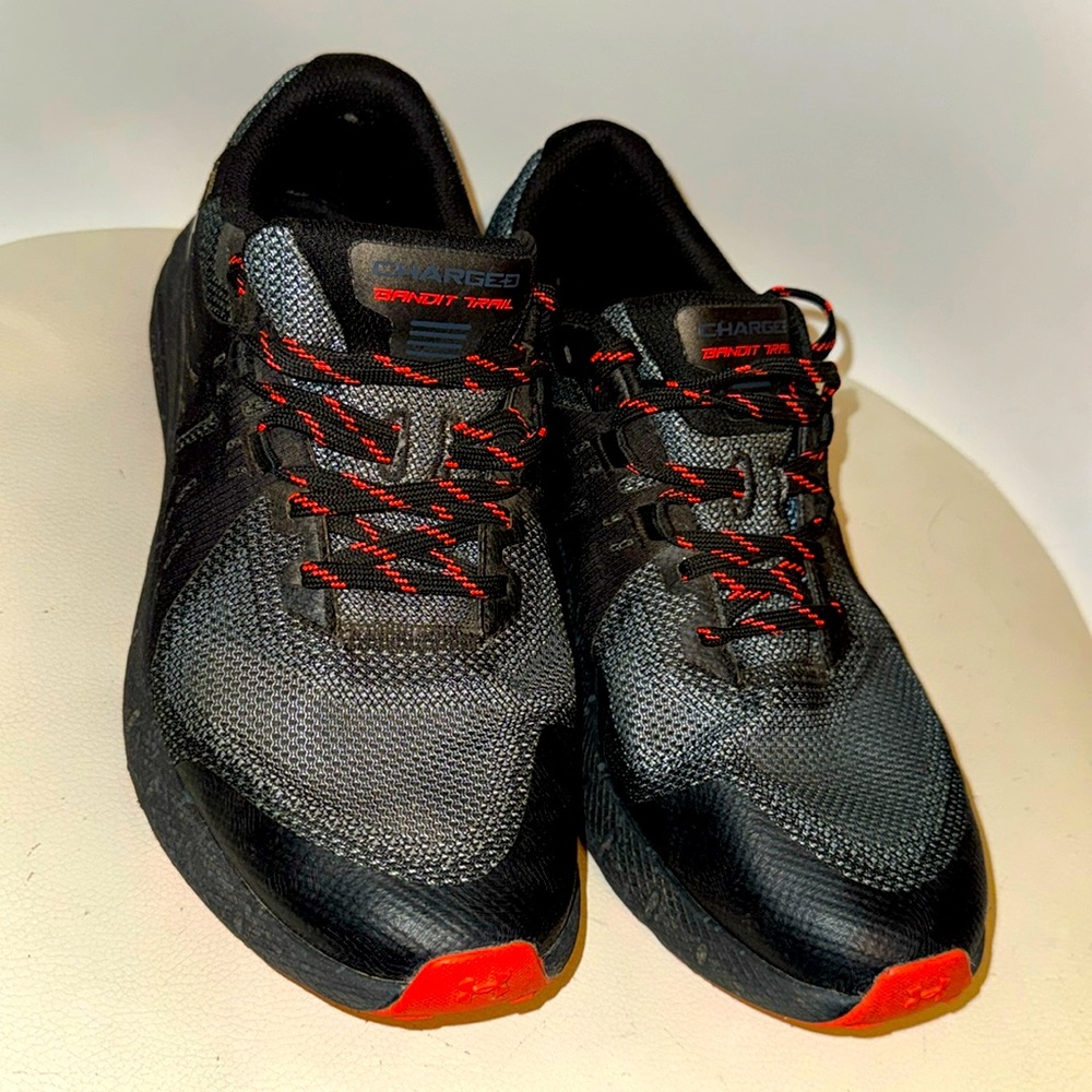 Under Armor Charged sneakers size 9.5
